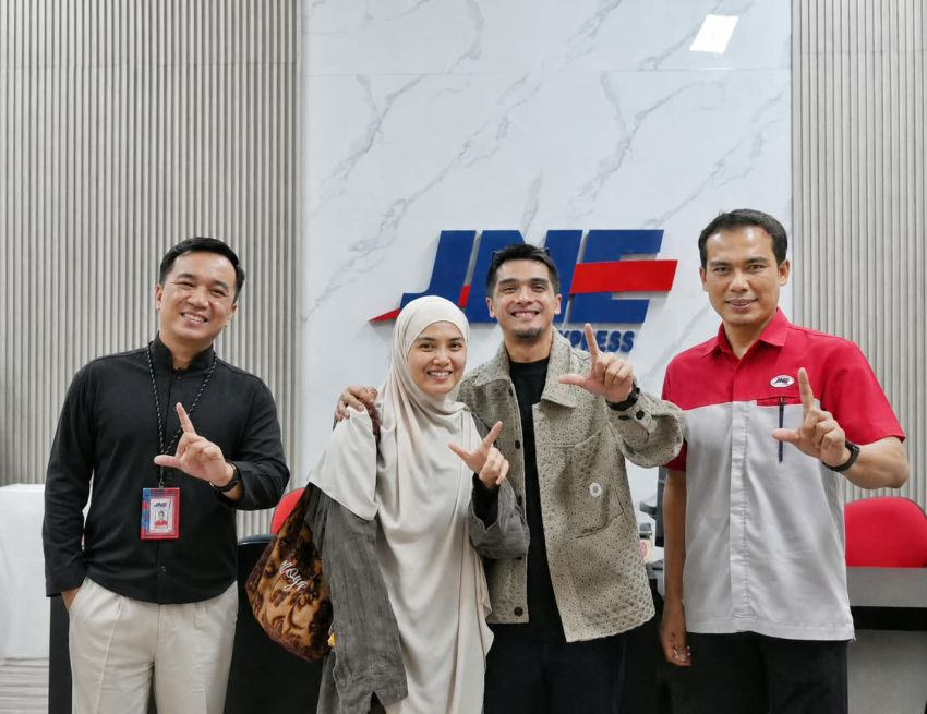 DARI MASJID AL-ISRA&rsquo; H. SOEPRAPTO SOEPARNO, JNE MEDAN SAMBUT SHARING TIME BERSAMA RICKY HARUN