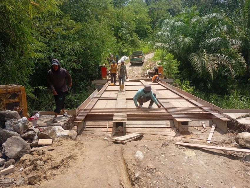 Akses Warga Makin Aman, Jembatan Beton Aek Karontang Rampung Dibangun