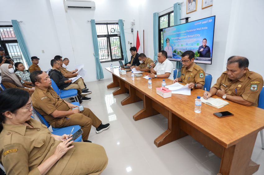 Dinas Kominfo membahas Perwa dalam rangka Penyelengaraan Smart City peserta PKN dan BPSDM Pemprosu Angkatan 12