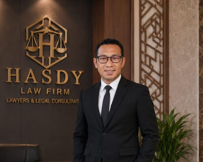 ADVOKAT SYAMSUL RIZAL: PRESIDEN PRABOWO HARUS HATI-HATI, GUGATAN DENNY INDRAYANA BERPOTENSI MENJADI CONSTITUTIONAL BACK DOOR