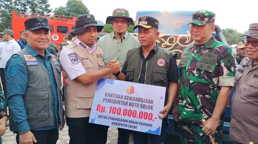 Pemko Solok Salurkan Bantuan Rp100 Juta dan Kerahkan Relawan untuk Korban Galodo Arosuk