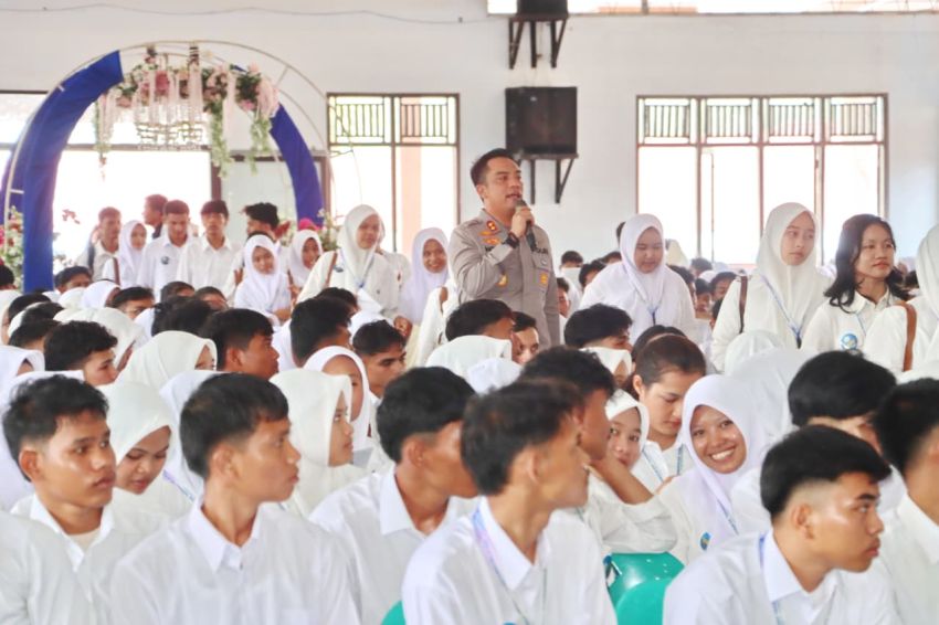 Di Hadapan 850 Mahasiswa PKKMB IPTS, Kapolres Padangsidimpuan AKBP Noval N.G. Desky Tekankan Pentingnya Berpikir Kritis