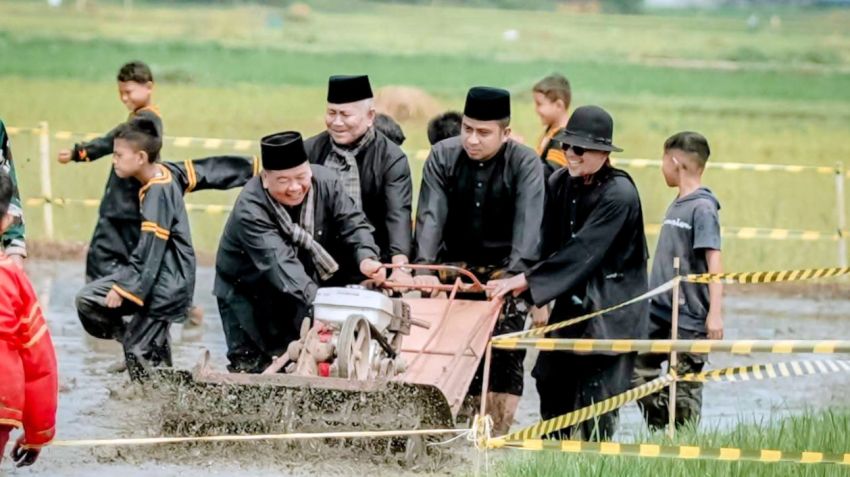 WALI KOTA SOLOK, H.RAMADHANI KIRANA PUTRA MENGIKUTI PROSESI BAKAUA.