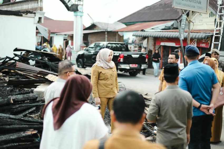 Wabup Atika Tegas! Dana Bantuan Pembangunan Rumah Korban Kebakaran Madina Tak Boleh Dipotong