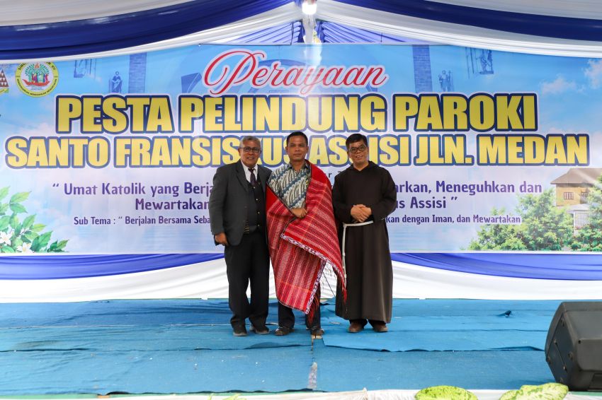 Wali Kota diwakili Sekda menghadiri Perayaan Pesta Pelindung Paroki Santo Fransiskus Assisi