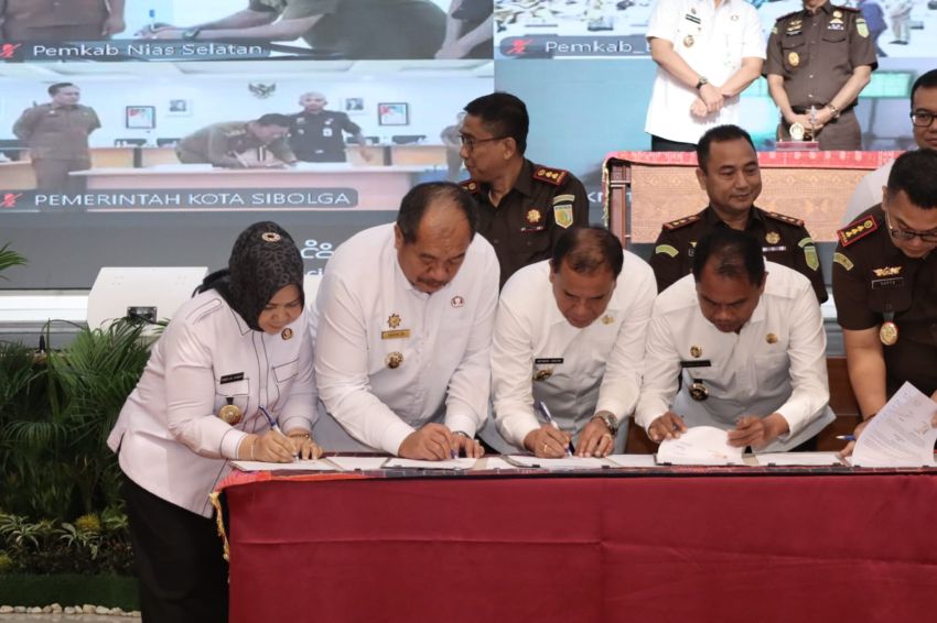 Jaksa Sahabat Pendidik Diluncurkan : Lindungi Sekolah dari Gangguan dan Penyimpangan Anggaran, Bupati Asahan Turut Tanda Tangani Kesepahaman