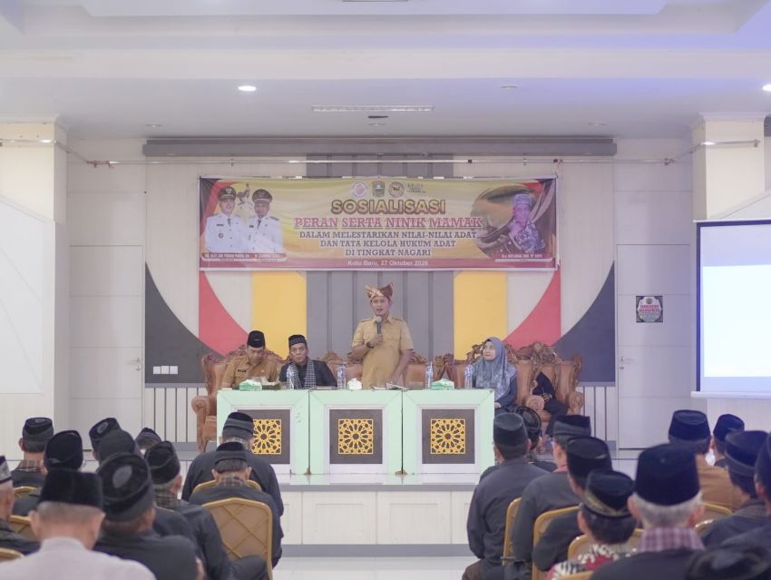 Bupati Solok Buka Sosialisasi Peran Niniak Mamak dalam Melestarikan Nilai Adat dan Tata Kelola Hukum Adat