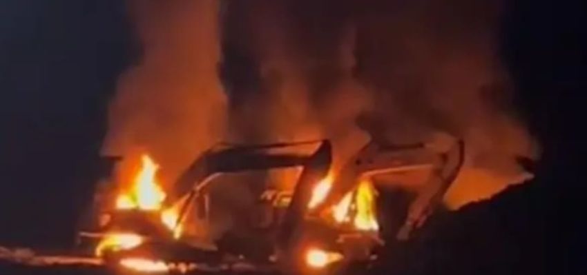 Madina Memanas, 3 Ekskavator Tambang Ilegal Dibakar Warga