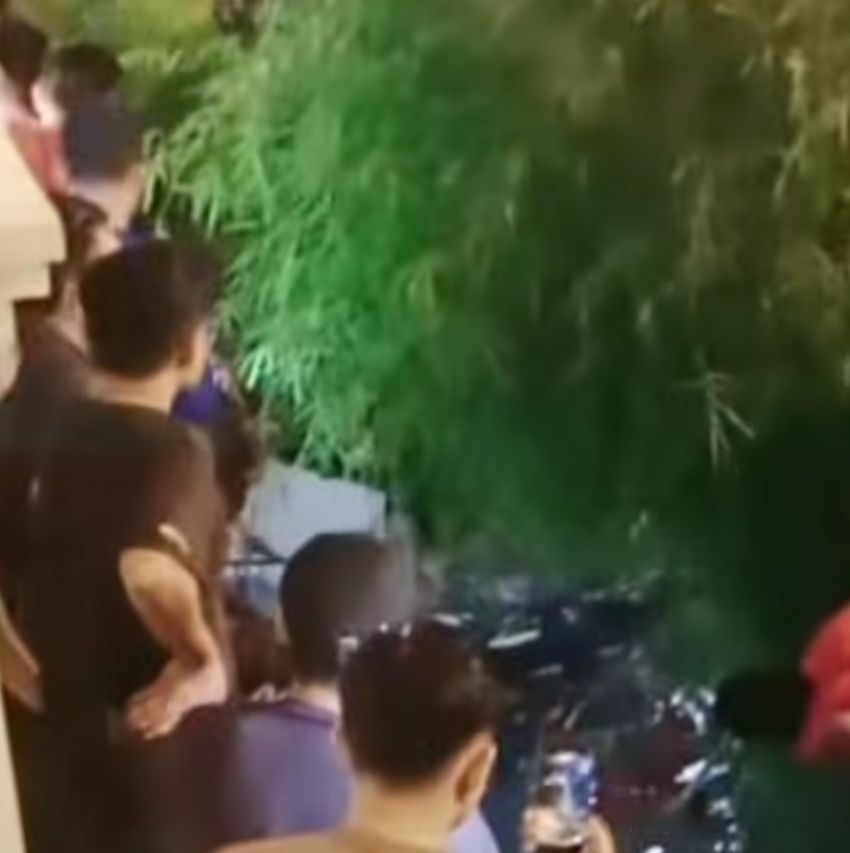 Mobil Mewah Tabrak Pedagang, 1 Tewas