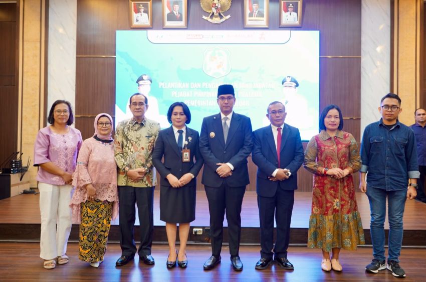 Pesan Rico Waas Saat Lantik Erisda Hutasoit jadi Sekretaris DPRD: Jaga Hubungan Eksekutif dan Legislatif