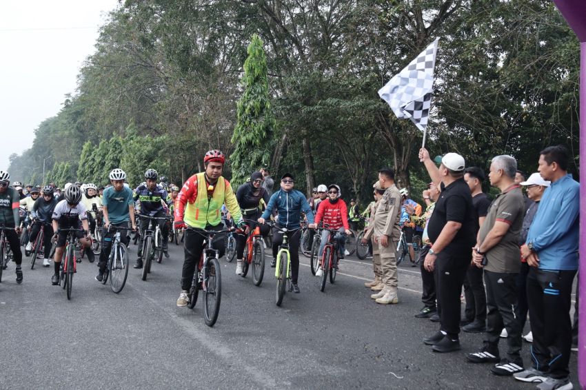 Bupati Asahan Lepas 420 Peserta Gowes Taruna Asahan Cycle, Budayakan Hidup Sehat dan Pererat Kebersamaan