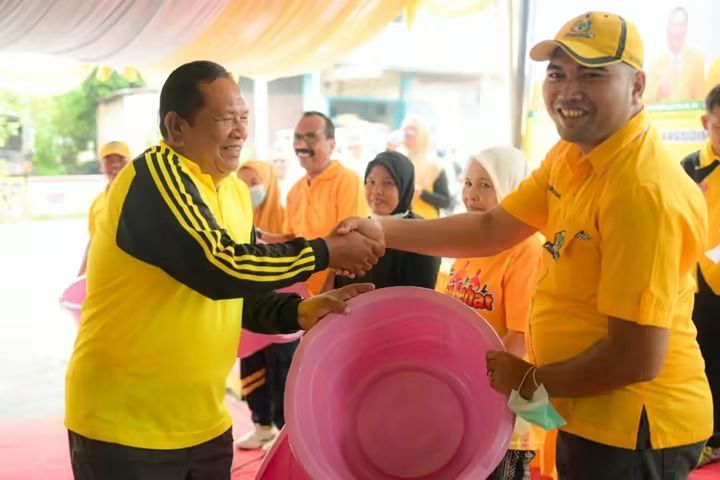 Semarakkan HUT Golkar, DPD Partai Golkar Padangsidimpuan Gelar Jalan Sehat Berhadiah Doorprize Hingga Bagi Sembako