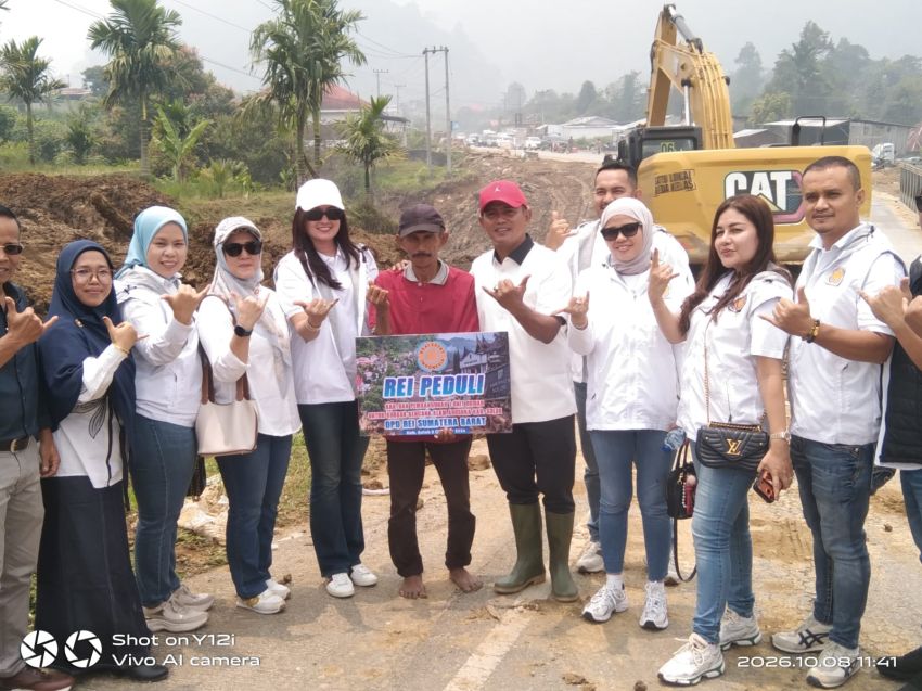 Peletakan Batu Pertama Pembangunan Rumah Bantuan DPD REI Sumbar untuk Korban Galodo Di Arosuka