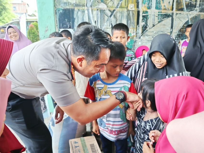 Sentuhan Humanis AKBP Noval Desky di HUT ke-75 Humas Polri, Anak-anak Panti Asuhan Hayat Terima Bantuan Sembako
