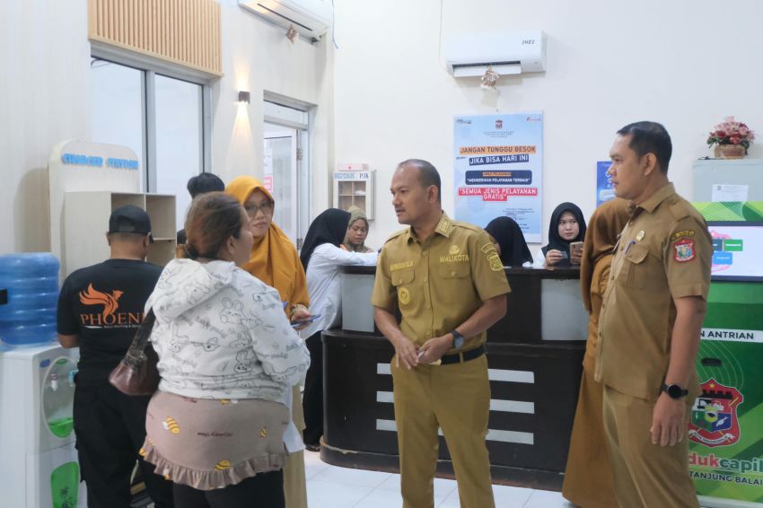 Sidak Disdukcapil Tanjungbalai, Mahyaruddin Minta Warga Tak Dipersulit Urus Dokumen