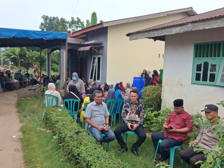 Polresta Deli Serdang Melalui Kapolsek Tanjung Morawa Sampaikan Belasungkawa dan Berikan Tali Asih kepada Keluarga Korban Tabrakan*
