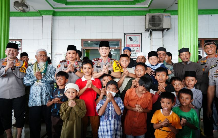 Kapolda Sumut Ajak Masyarakat Perkuat Persatuan dan Perangi Narkoba Saat Salat Jumat di Medan Denai