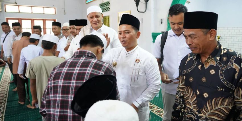 Dari Masjid Miftahul Jannah, Bupati dan Wabup Palas Hadir di Tengah Warga, Santunan Anak Yatim Jadi Agenda Jumat Berkah