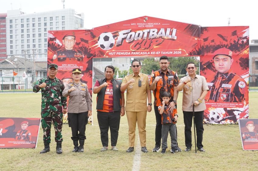 Buka Turnamen Football Cup HUT ke-67 Pemuda Pancasila, Wali Kota Medan Pesan Jaga Sportivitas dan Kekeluargaan