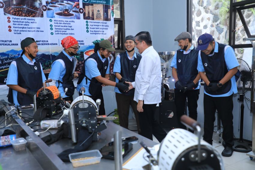 Kemnaker Targetkan 70 Persen Lulusan Vokasi Bekerja