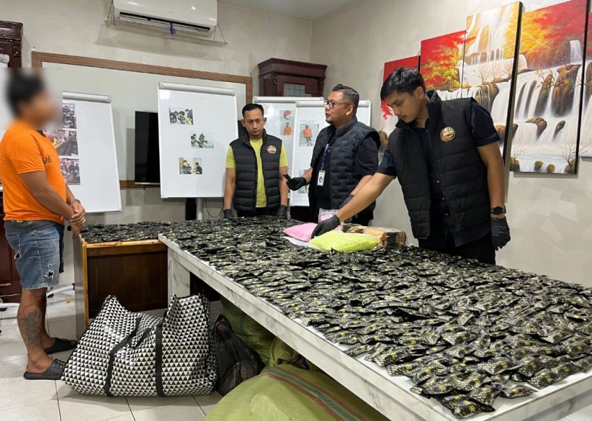 Satresnarkoba Polrestabes Medan Gerebek Gudang Pengolahan Pinang yang Jadi Gudang Narkoba  3 Kg Sabu, 10.000 ekstasi, dan 1.778 Pod Getar Disita