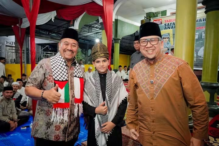 Bupati Baharuddin Siagian Hadiri Safari Dakwah Anak Palestina, Santuni Anak Yatim di Sei Bejangkar