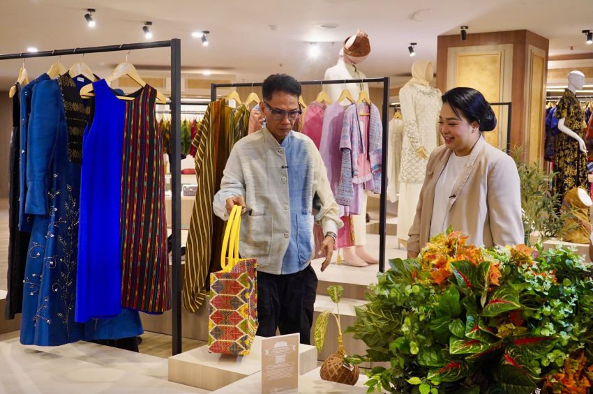 Rico Waas dan Airin Optimalkan Galeri Mustika Deli Dekranasda sebagai Ruang Promosi UMKM