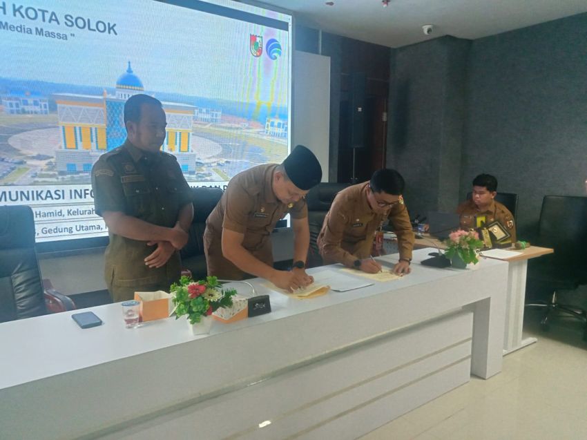 Pemko Solok Memperkuat Transformasi Digital Melalui Kerja Sama Strategis Dengan Pemerintah Kota Pekanbaru.
