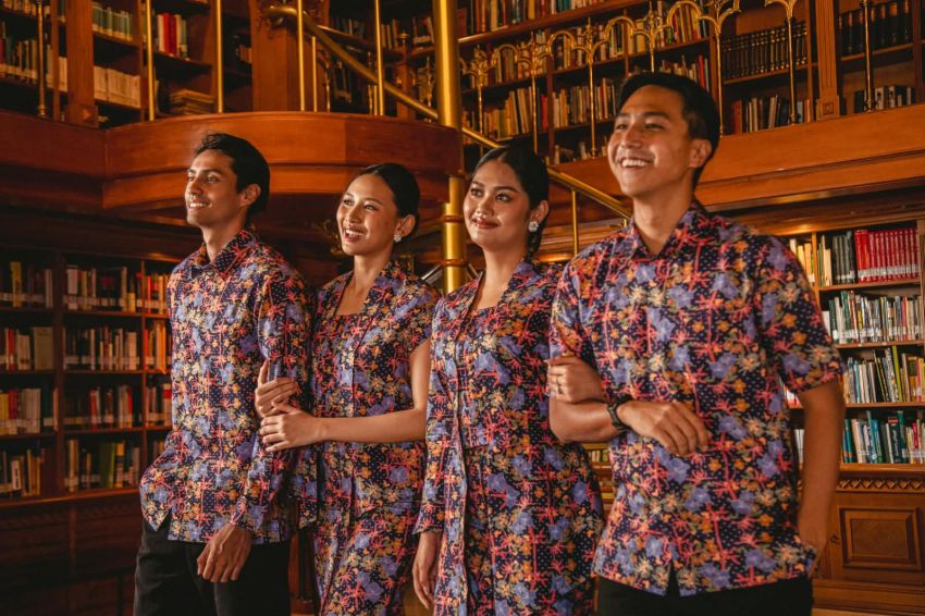 Menyambut Hari Batik Nasional 2026, JNE Dukung Kolaborasi MANDALAS dengan Yayasan Habibie & Ainun